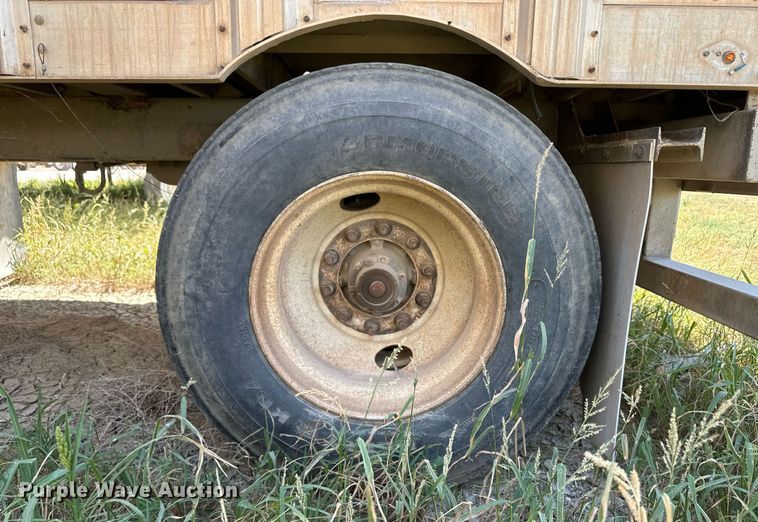 image for item OM9723 2008 Barrett livestock trailer