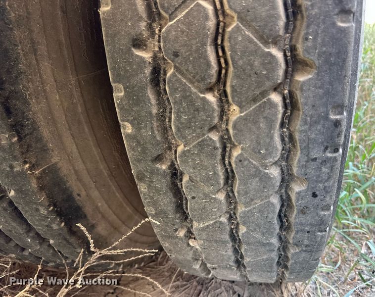 image for item OM9723 2008 Barrett livestock trailer