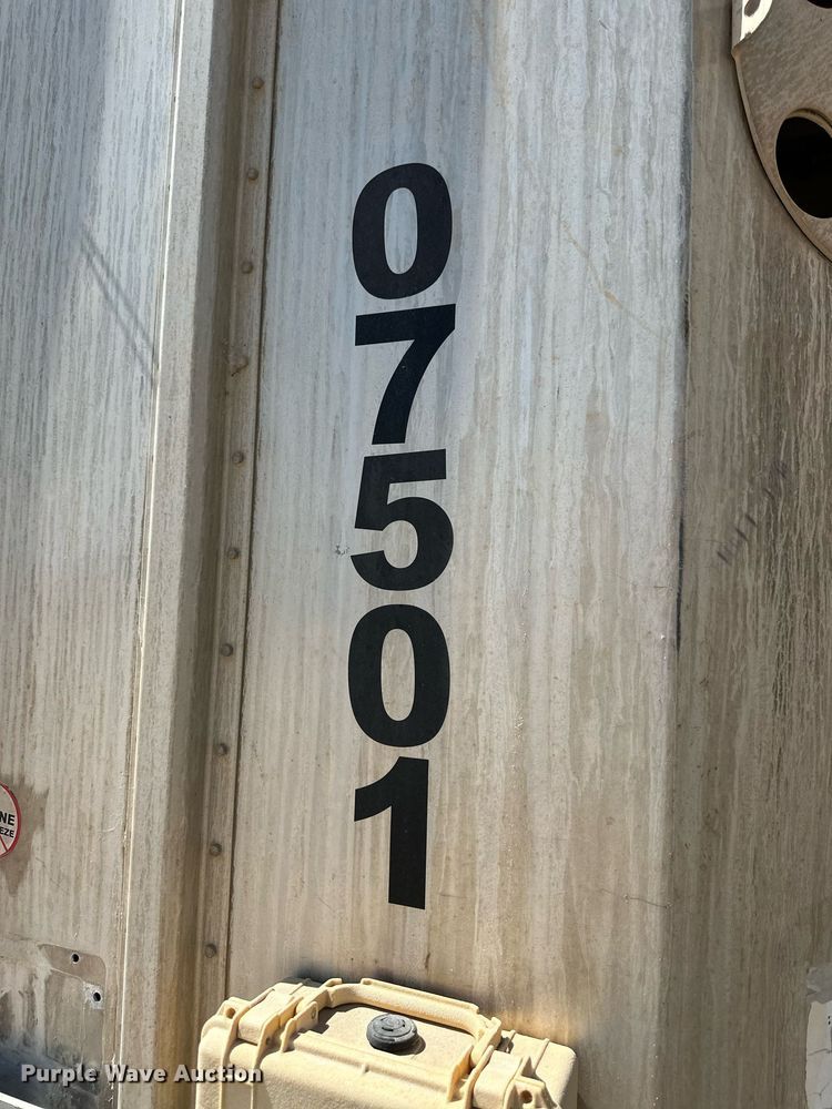 image for item OM9723 2008 Barrett livestock trailer