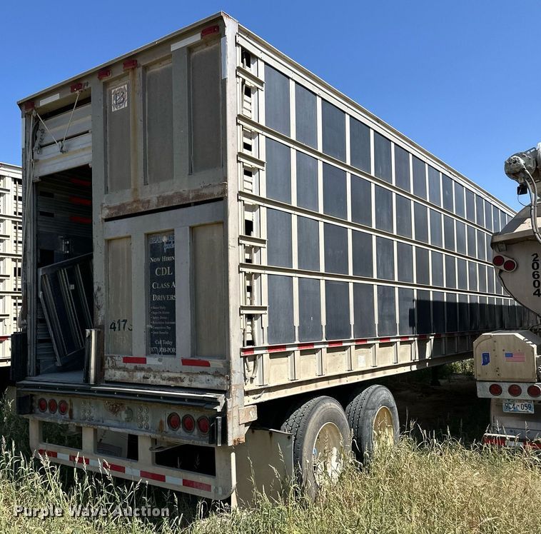 image for item OM9724 2006 Barrett livestock trailer