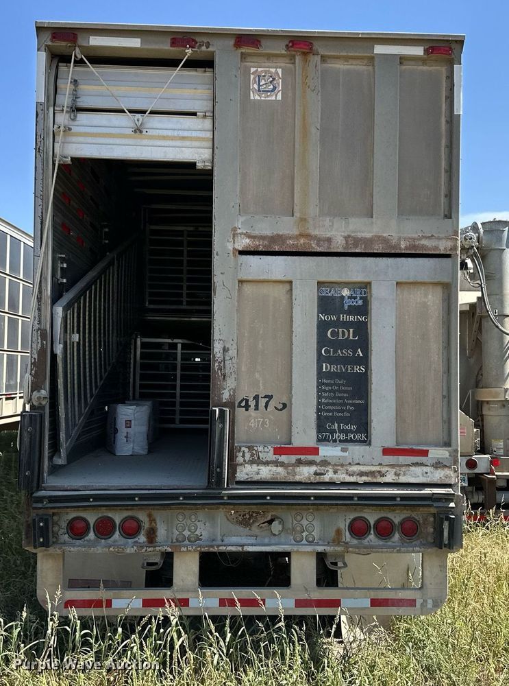 image for item OM9724 2006 Barrett livestock trailer