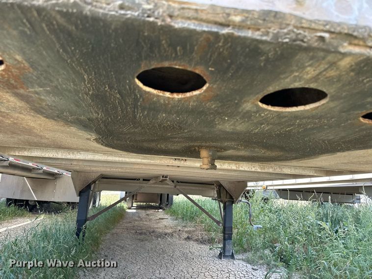 image for item OM9724 2006 Barrett livestock trailer