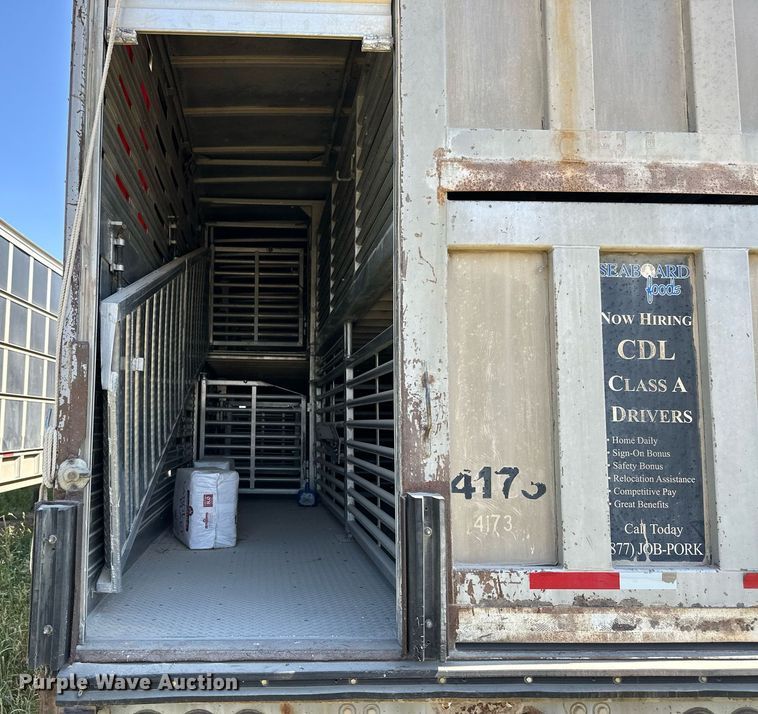 image for item OM9724 2006 Barrett livestock trailer