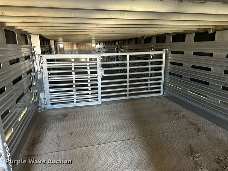 image for item OM9724 2006 Barrett livestock trailer