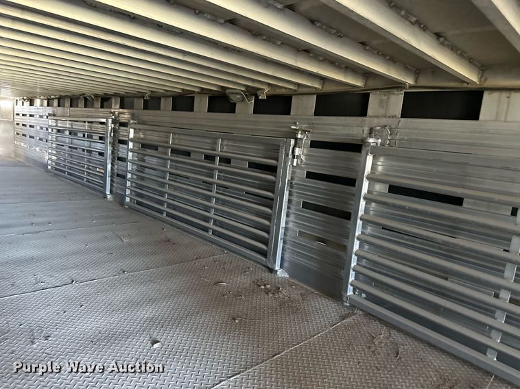 image for item OM9724 2006 Barrett livestock trailer