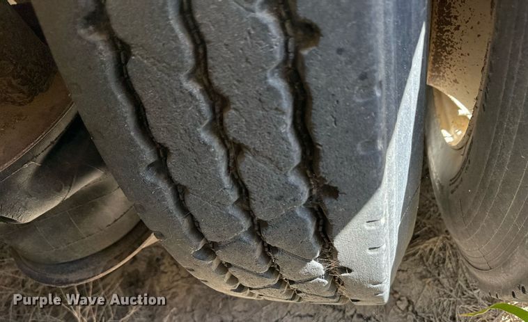 image for item OM9724 2006 Barrett livestock trailer