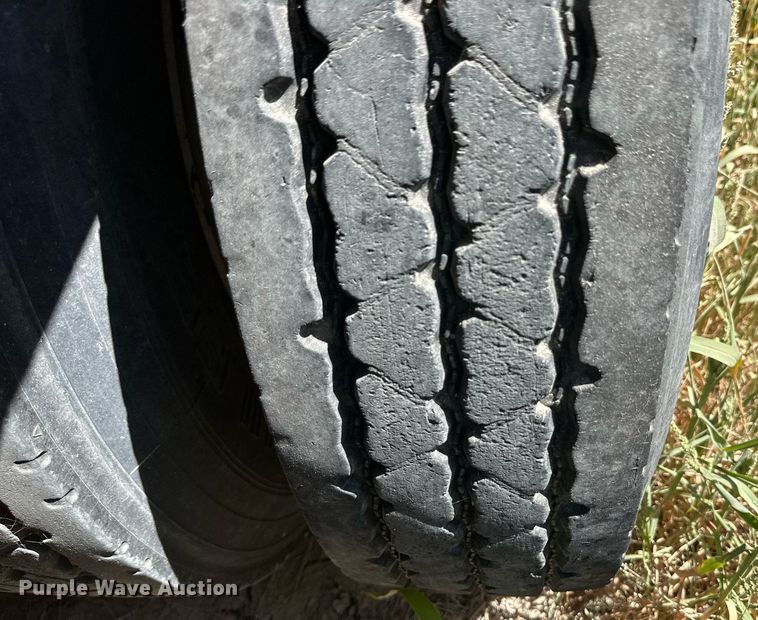 image for item OM9724 2006 Barrett livestock trailer