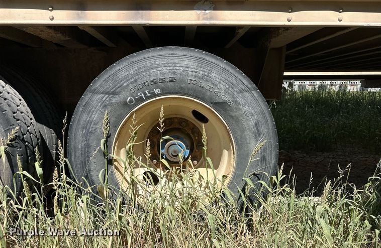 image for item OM9724 2006 Barrett livestock trailer