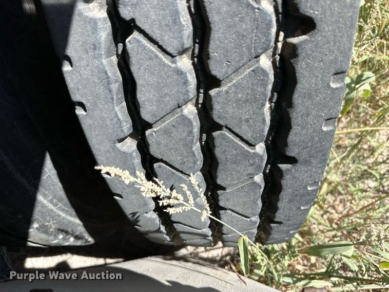 image for item OM9724 2006 Barrett livestock trailer