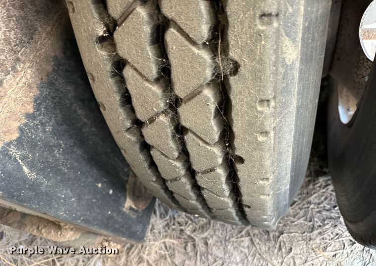 image for item OM9724 2006 Barrett livestock trailer