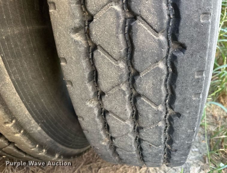 image for item OM9724 2006 Barrett livestock trailer