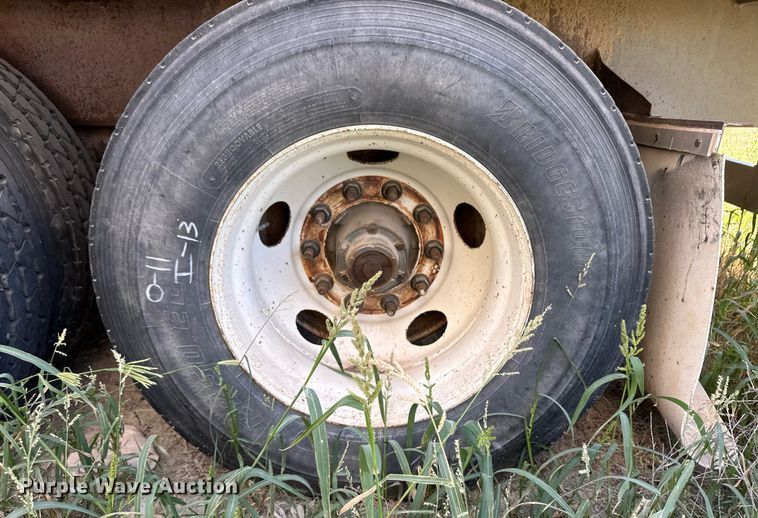 image for item OM9724 2006 Barrett livestock trailer