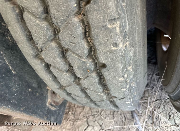 image for item OM9724 2006 Barrett livestock trailer