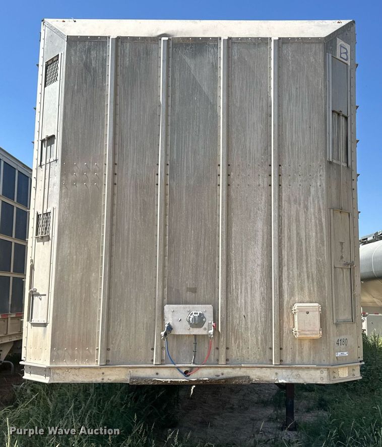 image for item OM9725 2007 Barrett livestock trailer