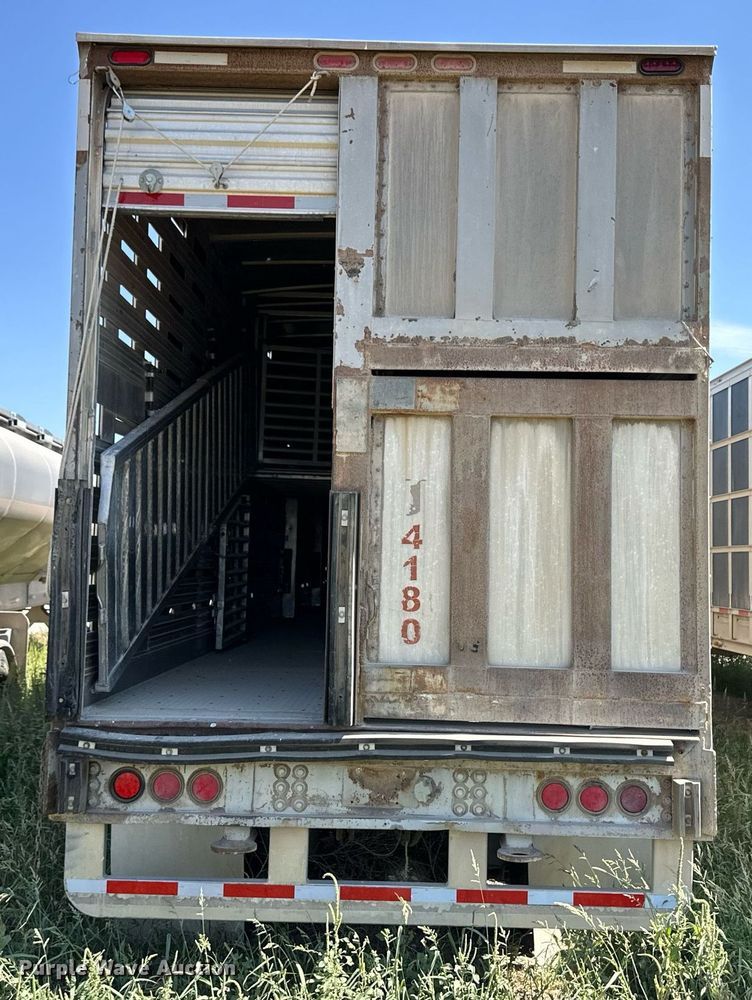 image for item OM9725 2007 Barrett livestock trailer