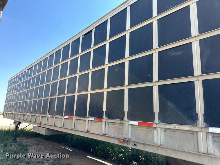 image for item OM9725 2007 Barrett livestock trailer