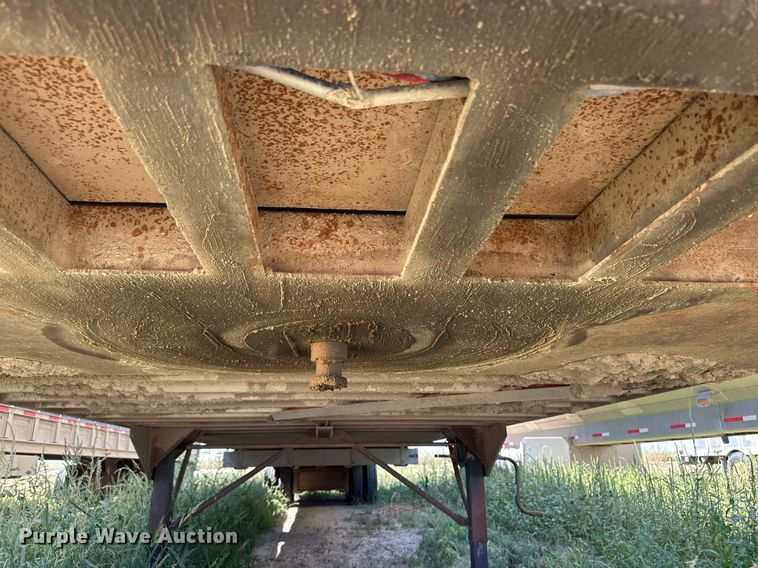 image for item OM9725 2007 Barrett livestock trailer