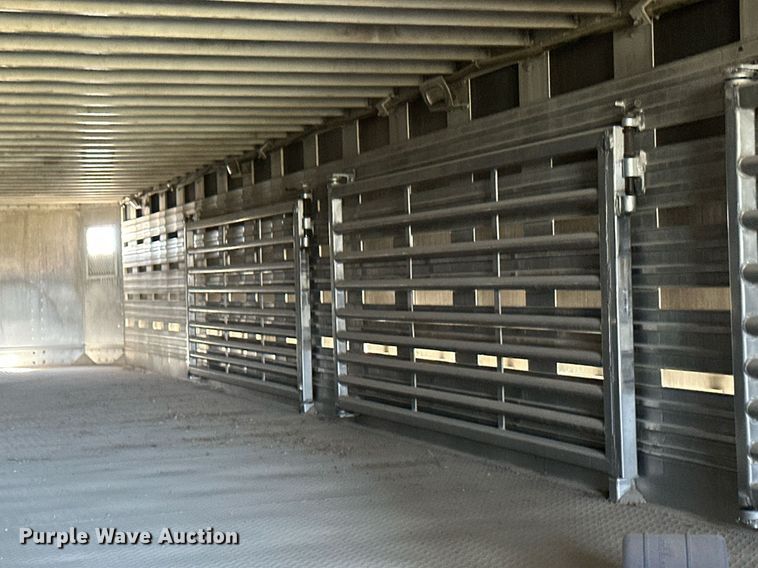 image for item OM9725 2007 Barrett livestock trailer