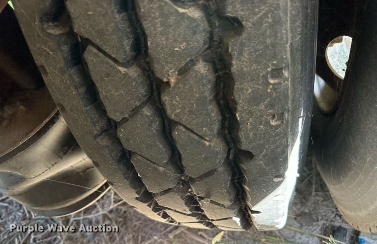 image for item OM9725 2007 Barrett livestock trailer