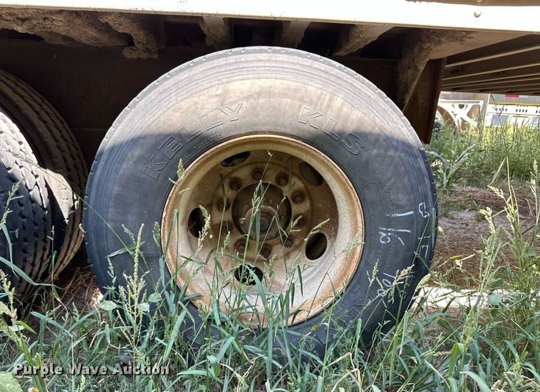 image for item OM9725 2007 Barrett livestock trailer