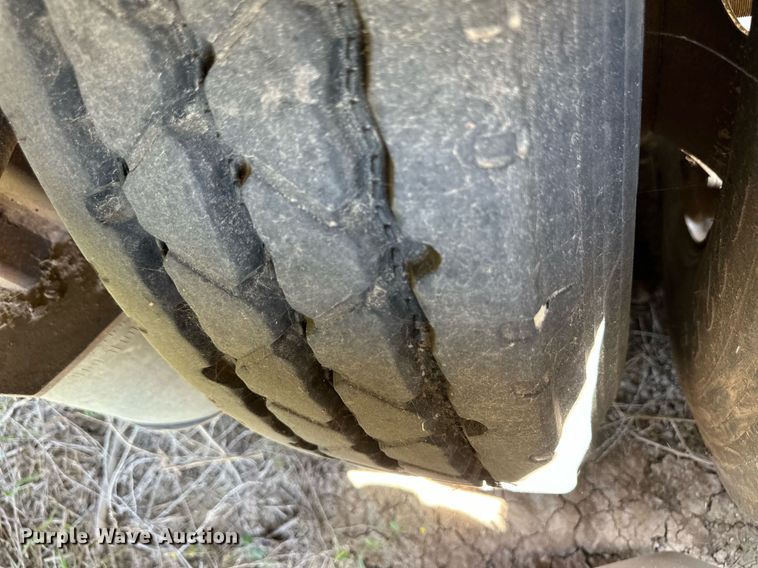 image for item OM9725 2007 Barrett livestock trailer