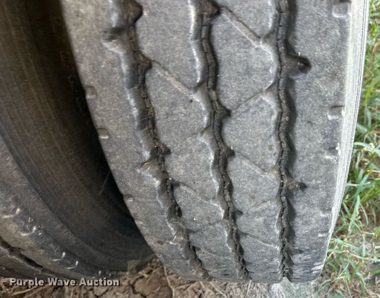 image for item OM9725 2007 Barrett livestock trailer