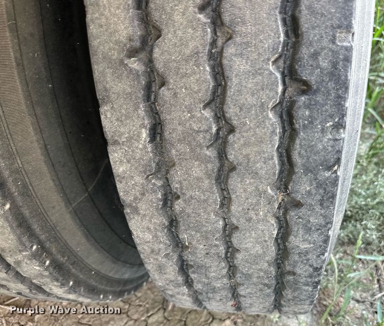 image for item OM9725 2007 Barrett livestock trailer