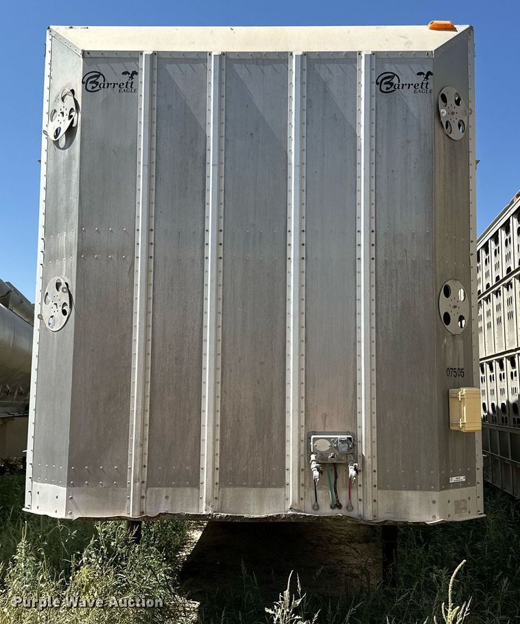 image for item OM9726 2009 Barrett livestock trailer