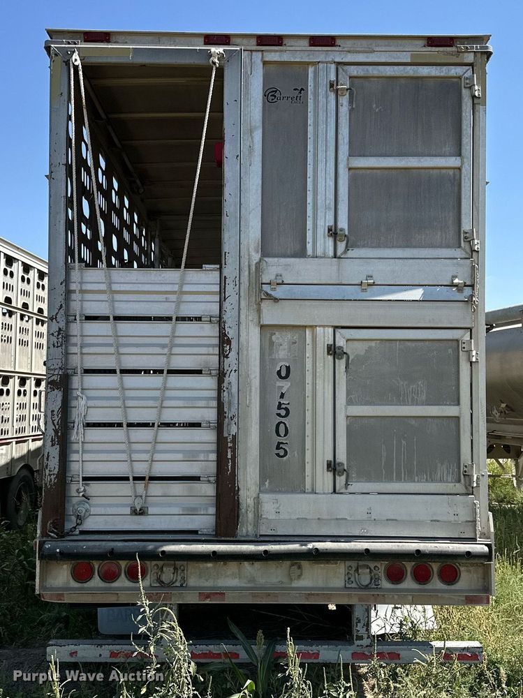 image for item OM9726 2009 Barrett livestock trailer