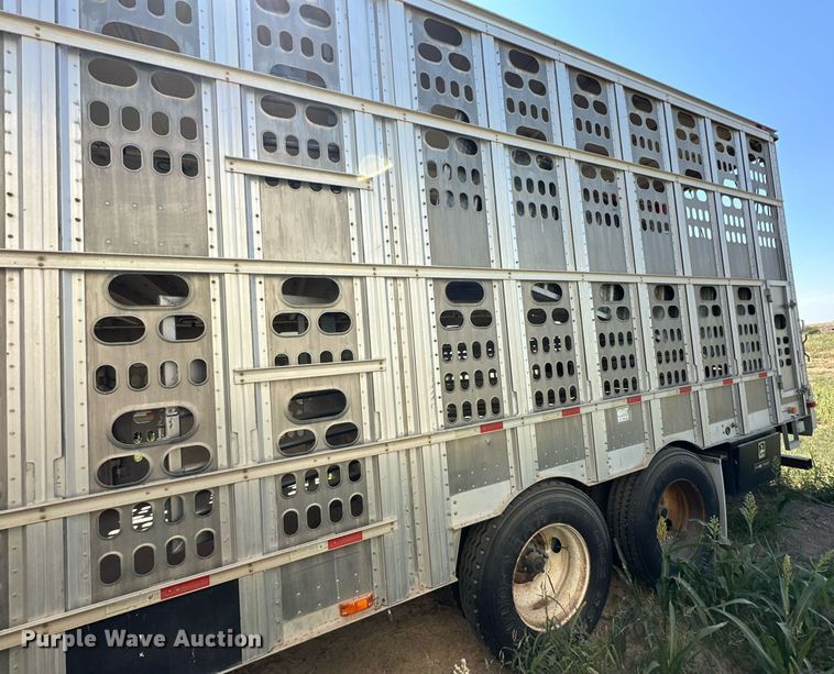 image for item OM9726 2009 Barrett livestock trailer