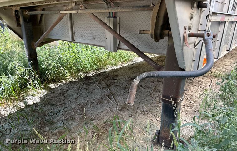 image for item OM9726 2009 Barrett livestock trailer