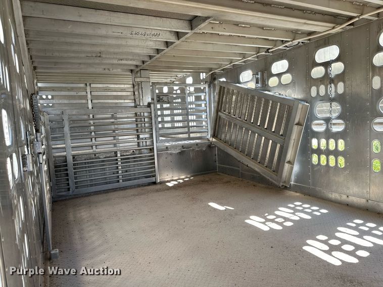 image for item OM9726 2009 Barrett livestock trailer