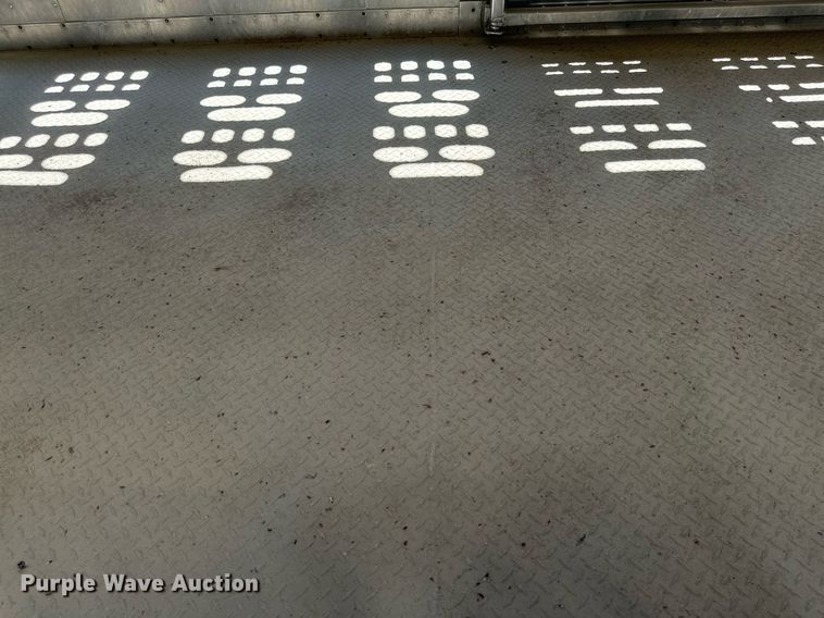 image for item OM9726 2009 Barrett livestock trailer