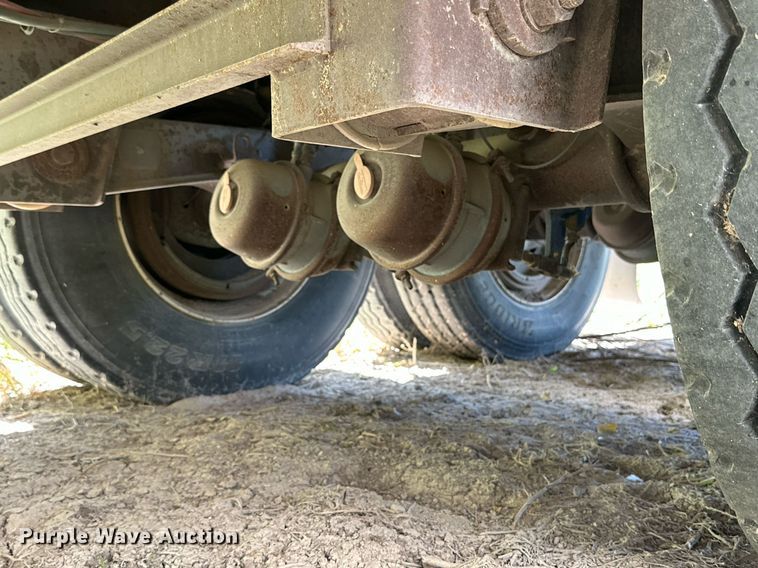 image for item OM9726 2009 Barrett livestock trailer