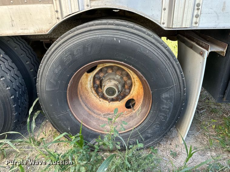 image for item OM9726 2009 Barrett livestock trailer