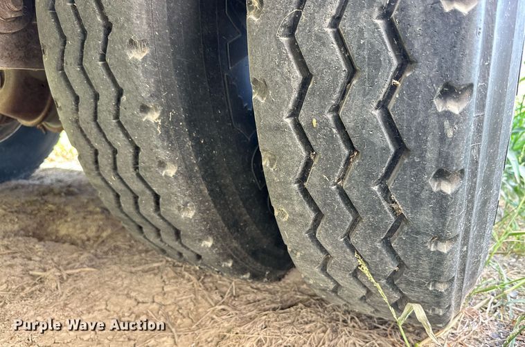 image for item OM9726 2009 Barrett livestock trailer