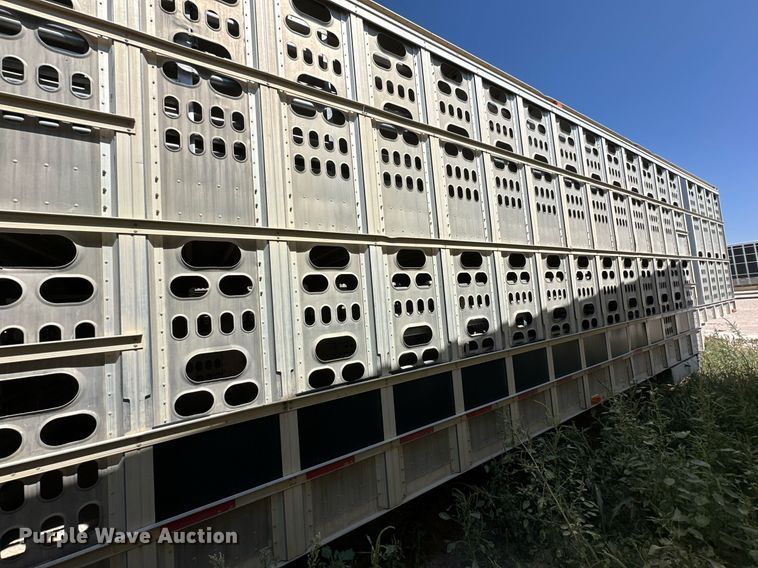 image for item OM9727 2009 Barrett livestock trailer