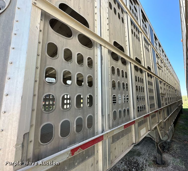 image for item OM9727 2009 Barrett livestock trailer