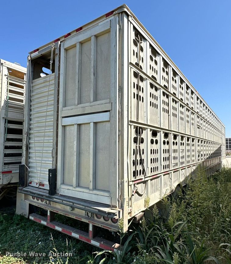 image for item OM9727 2009 Barrett livestock trailer