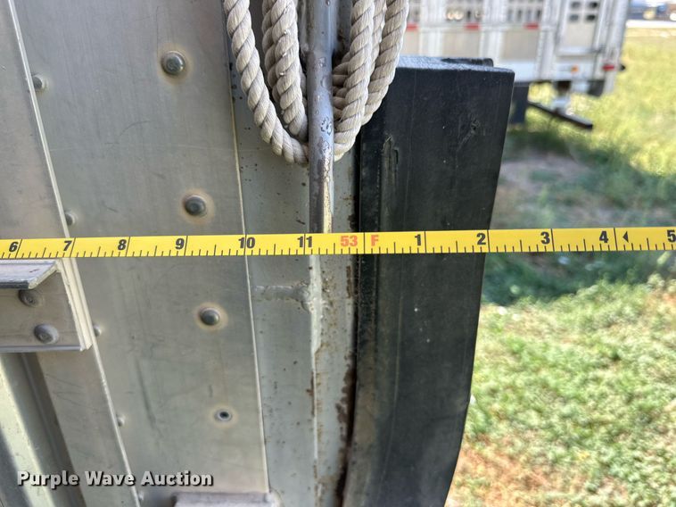 image for item OM9727 2009 Barrett livestock trailer