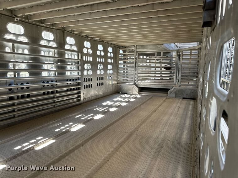 image for item OM9727 2009 Barrett livestock trailer