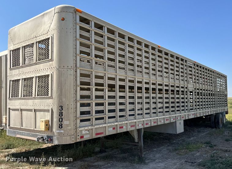 image for item OM9729 2000 Wilson livestock trailer