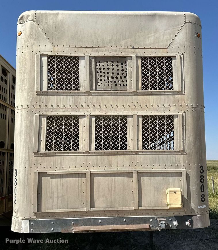 image for item OM9729 2000 Wilson livestock trailer