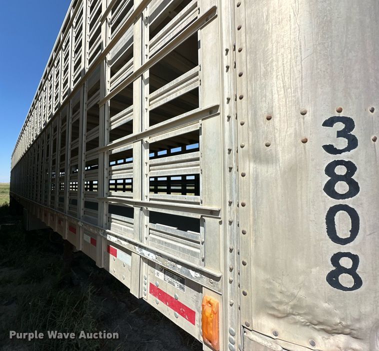 image for item OM9729 2000 Wilson livestock trailer
