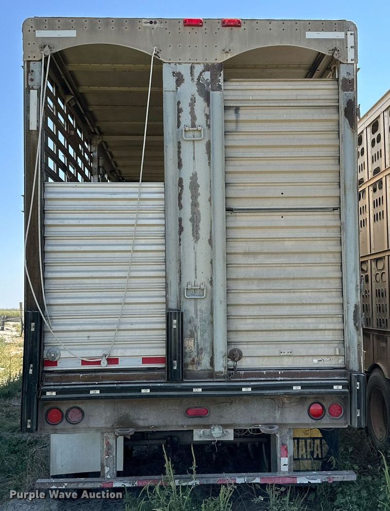 image for item OM9729 2000 Wilson livestock trailer
