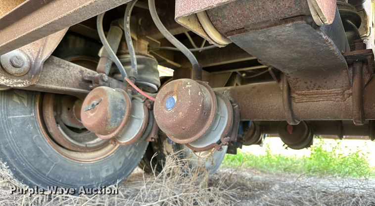 image for item OM9729 2000 Wilson livestock trailer