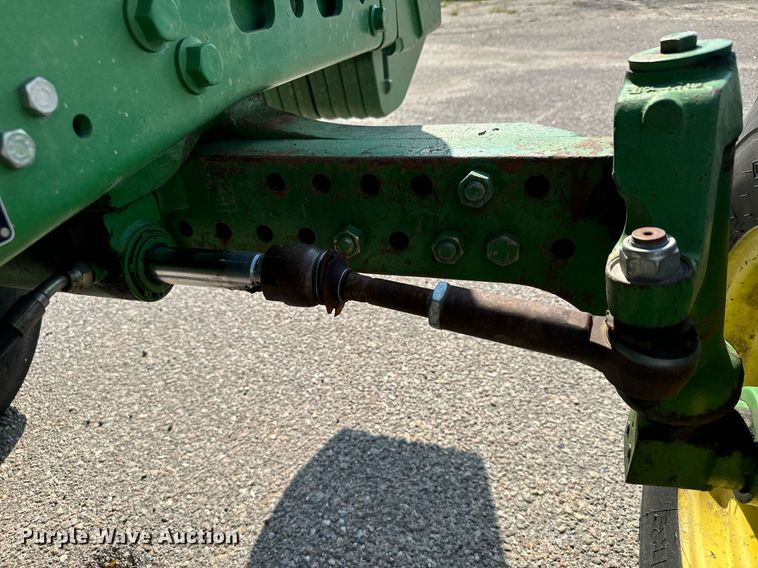 image for item DL0432 2004 John Deere 6415 tractor