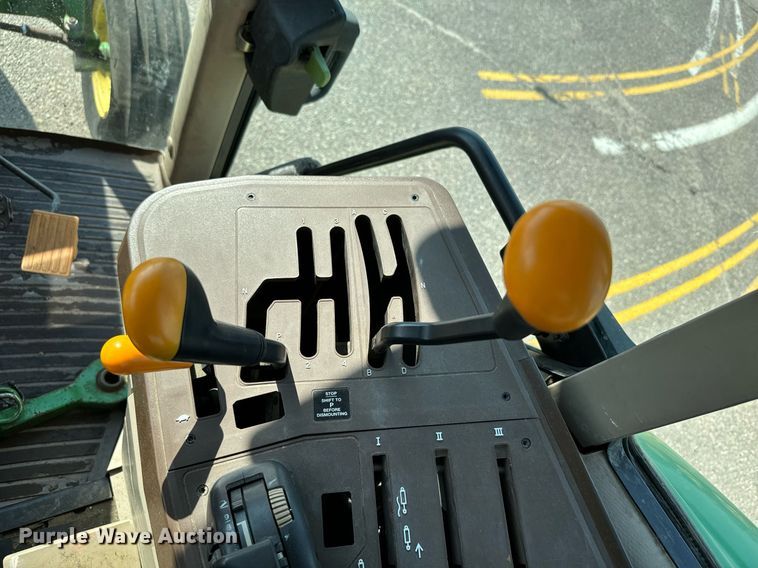 image for item DL0432 2004 John Deere 6415 tractor