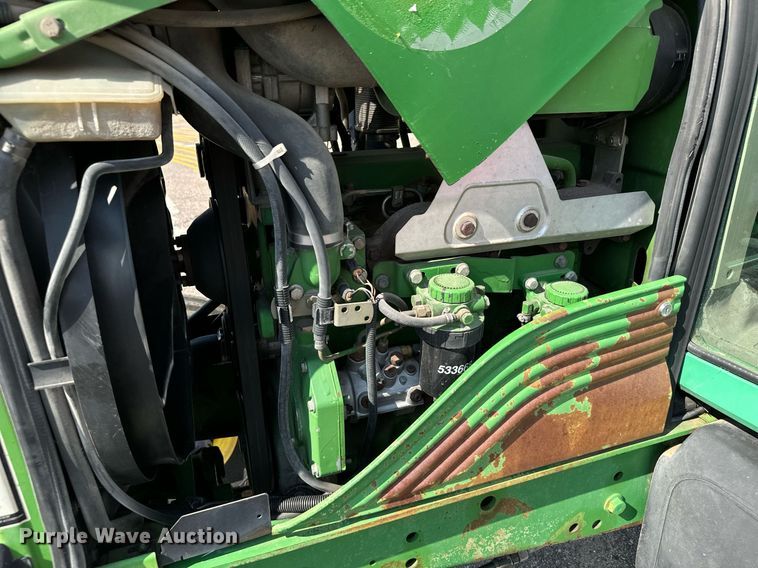 image for item DL0432 2004 John Deere 6415 tractor