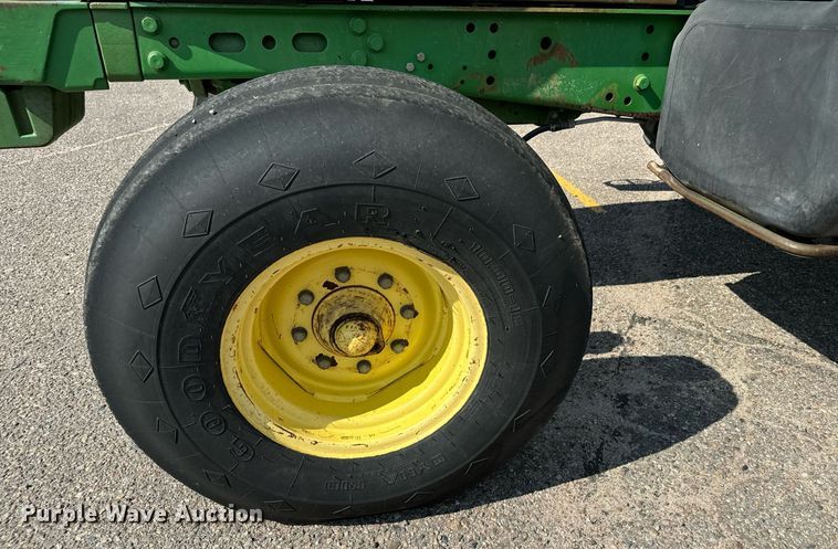 image for item DL0432 2004 John Deere 6415 tractor